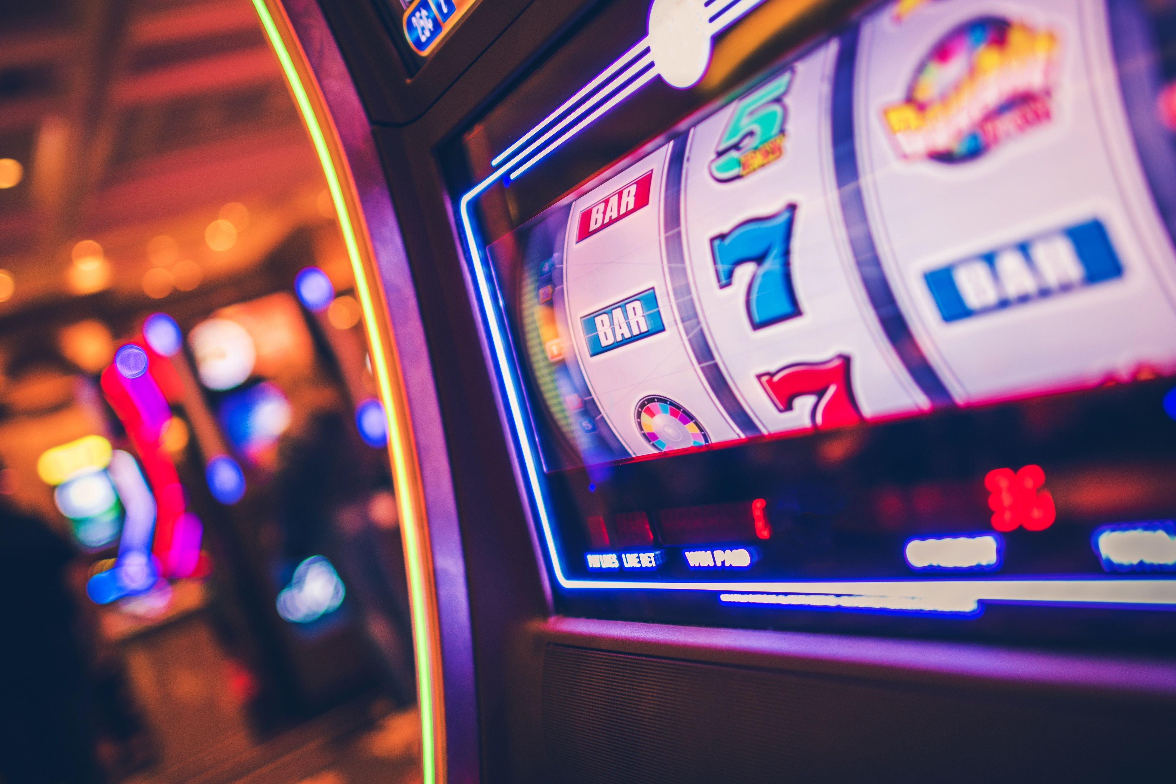 menang33 login mobile app interface showing live-dealer tables and sportsbook markets